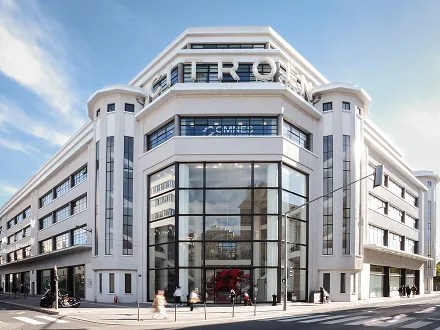 Le campus de l'école d'ingénieurs ECE à Lyon vu depuis l'extérieur.