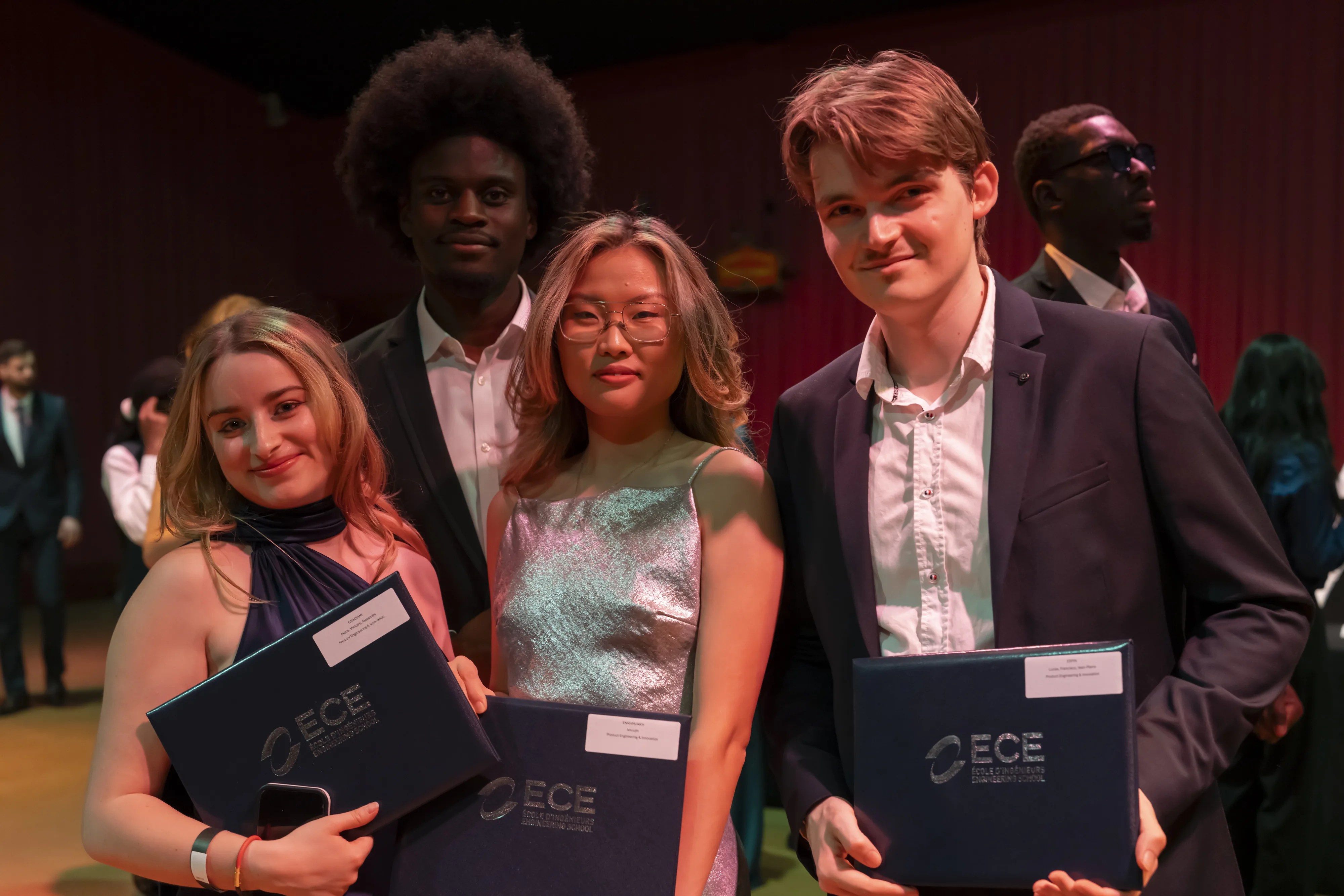 Accédez à des parcours d’excellence à l’international pour enrichir votre formation, développer une expertise complémentaire et obtenir plusieurs diplômes reconnus.